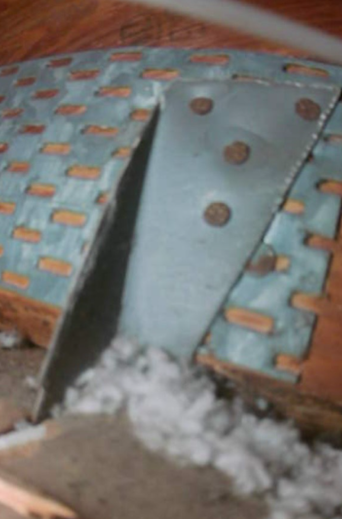 standard clip roof to wall connection